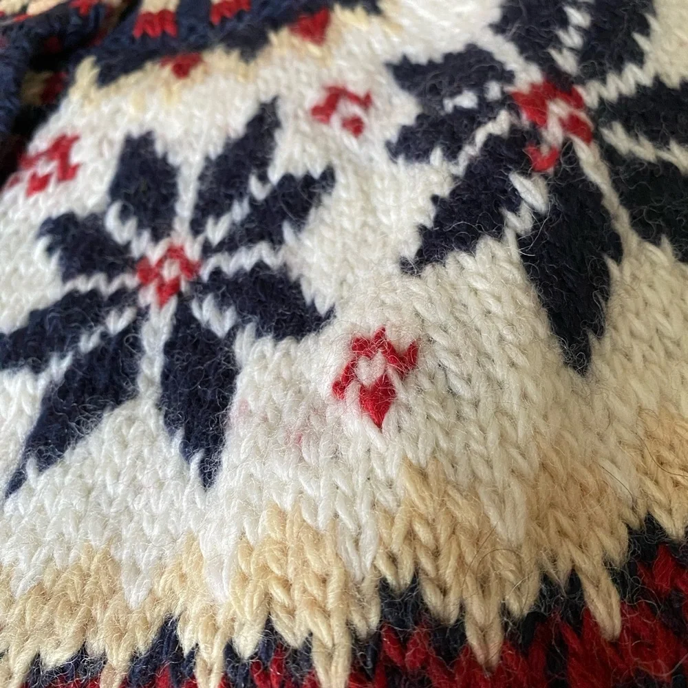 Hand knitted 100% Wool Nordic Pattern Women's Cardigan Sweater Size S/M - Picture 6 of 7